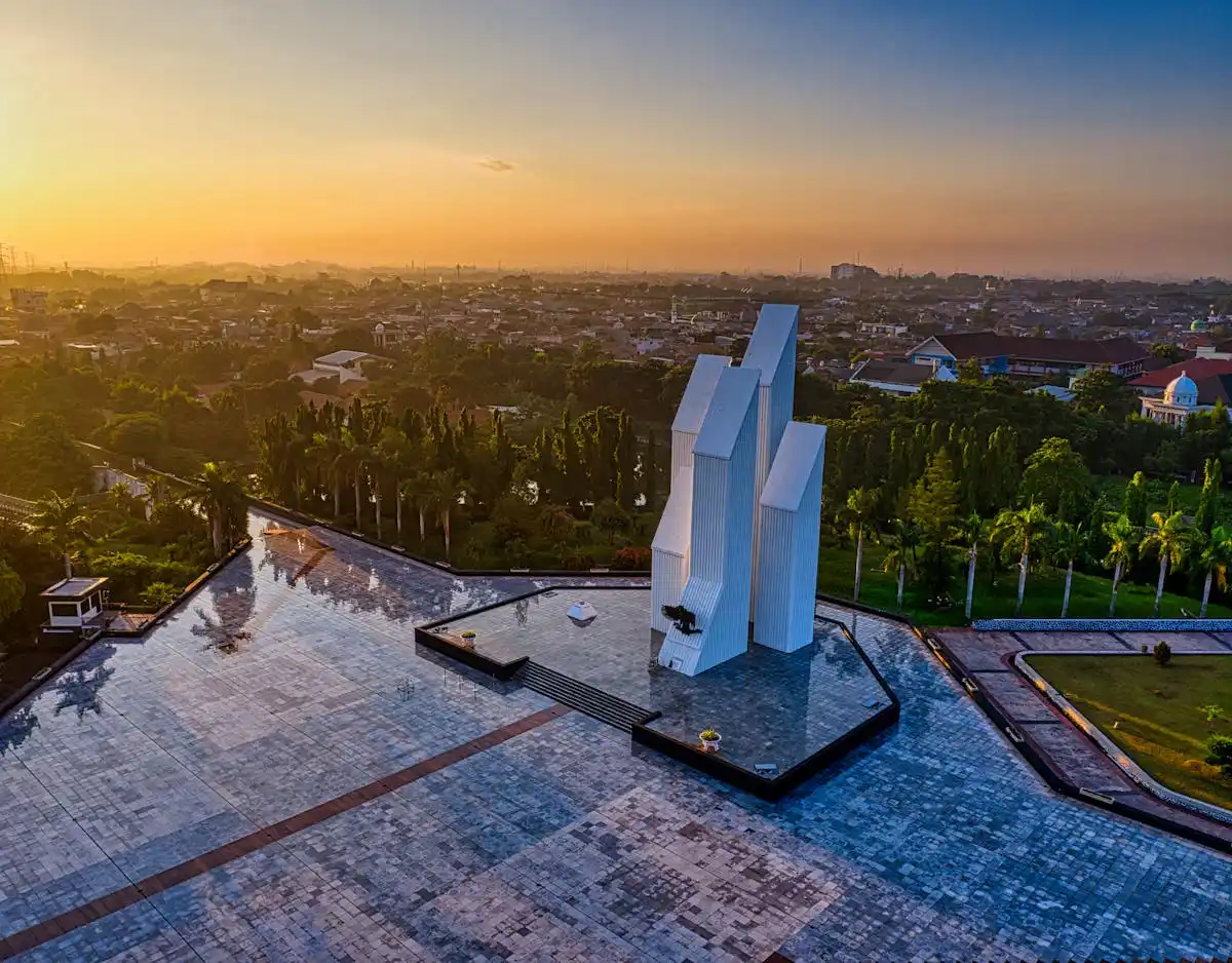 nama pahlawan beserta perjuangannya